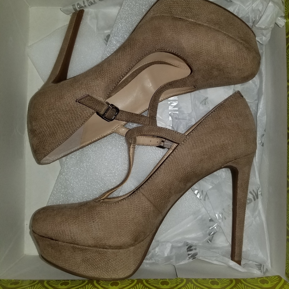 Woman shoes